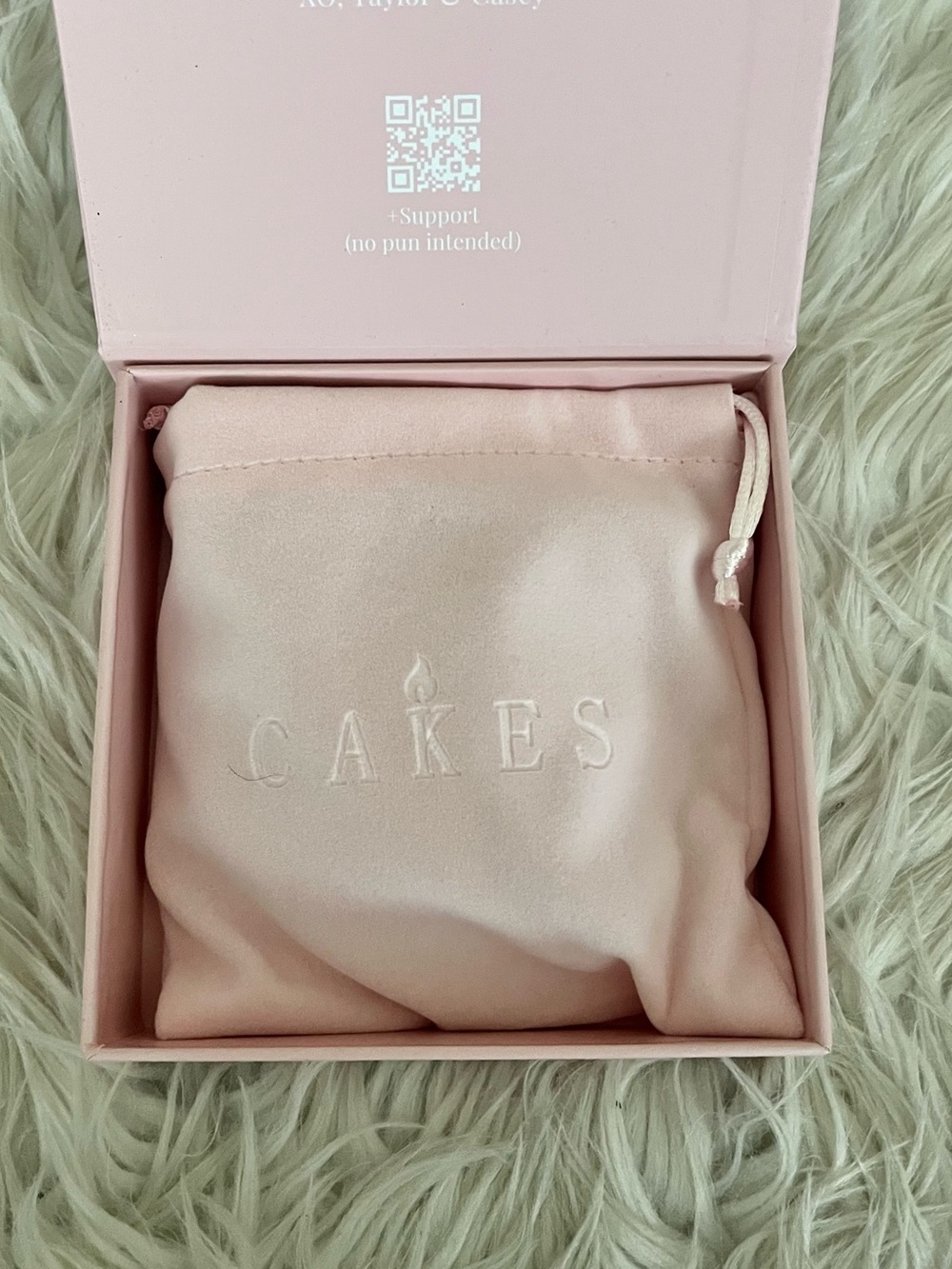 {CAKES} Grippy Circular Covers in Honey Size OG - New in Box - Picture 3 of 5
